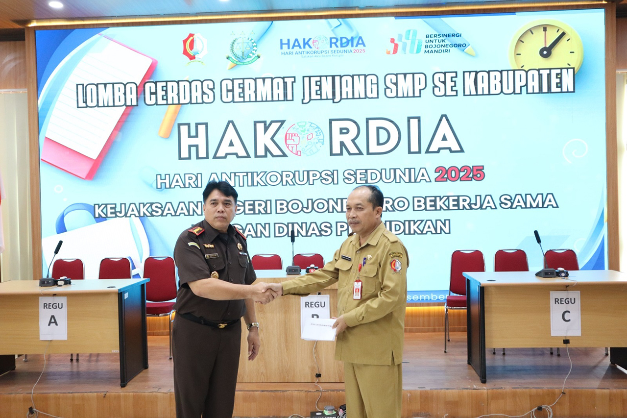 CERDAS CERMAT: Kejari Bojonegoro menggelar melalui lomba cerdas cermat pendidikan antikorupsi tingkat SMP,  yang diikuti 110 SMP negeri dan swasta se-Bojonegoro.