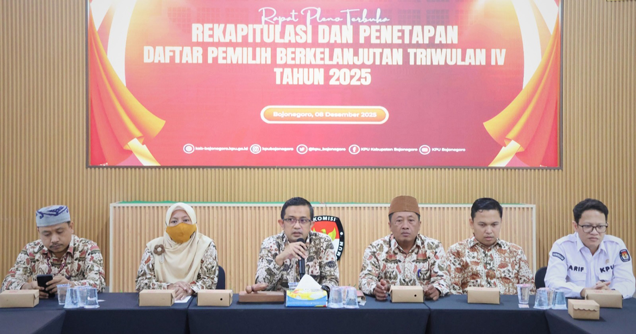 PLENO DPB: KPUK Bojonegoro menemukan 13.352 pemilih baru dalam pleno PDPB.