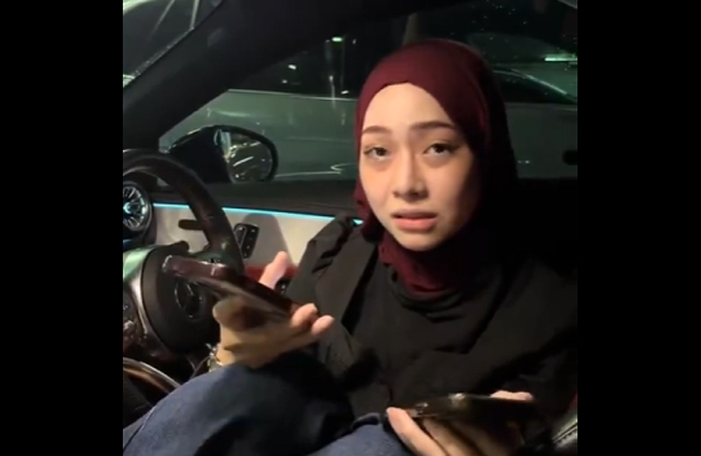 Sahabat Jule memperlihatkan bukti yang diduga indikasi Jule dan Zaki selingkuh, apakah benar demikian?