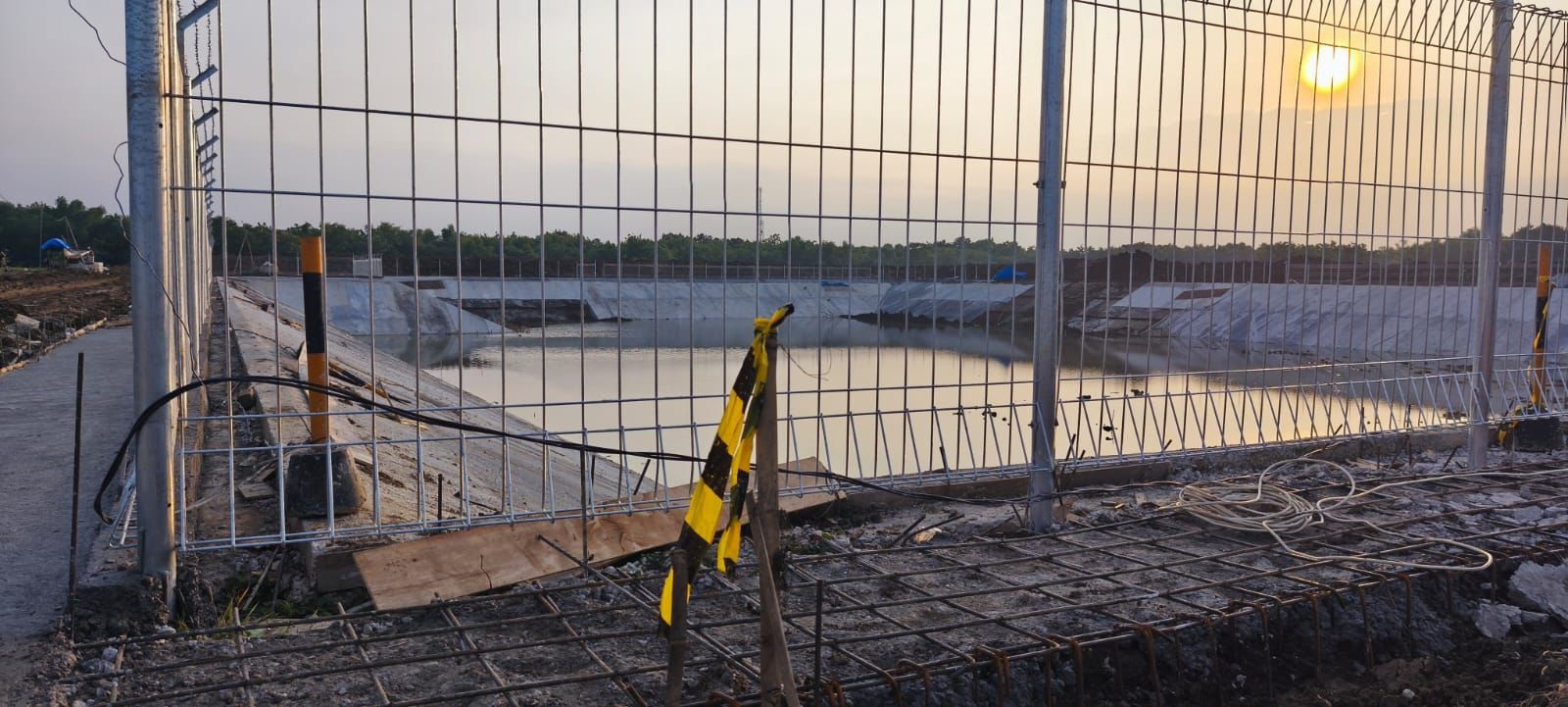 MELEBIHI BATAS WAKTU: Proyek Embung Karangjati senilai Rp 8,5 miliar molor dari target yang disepakati.