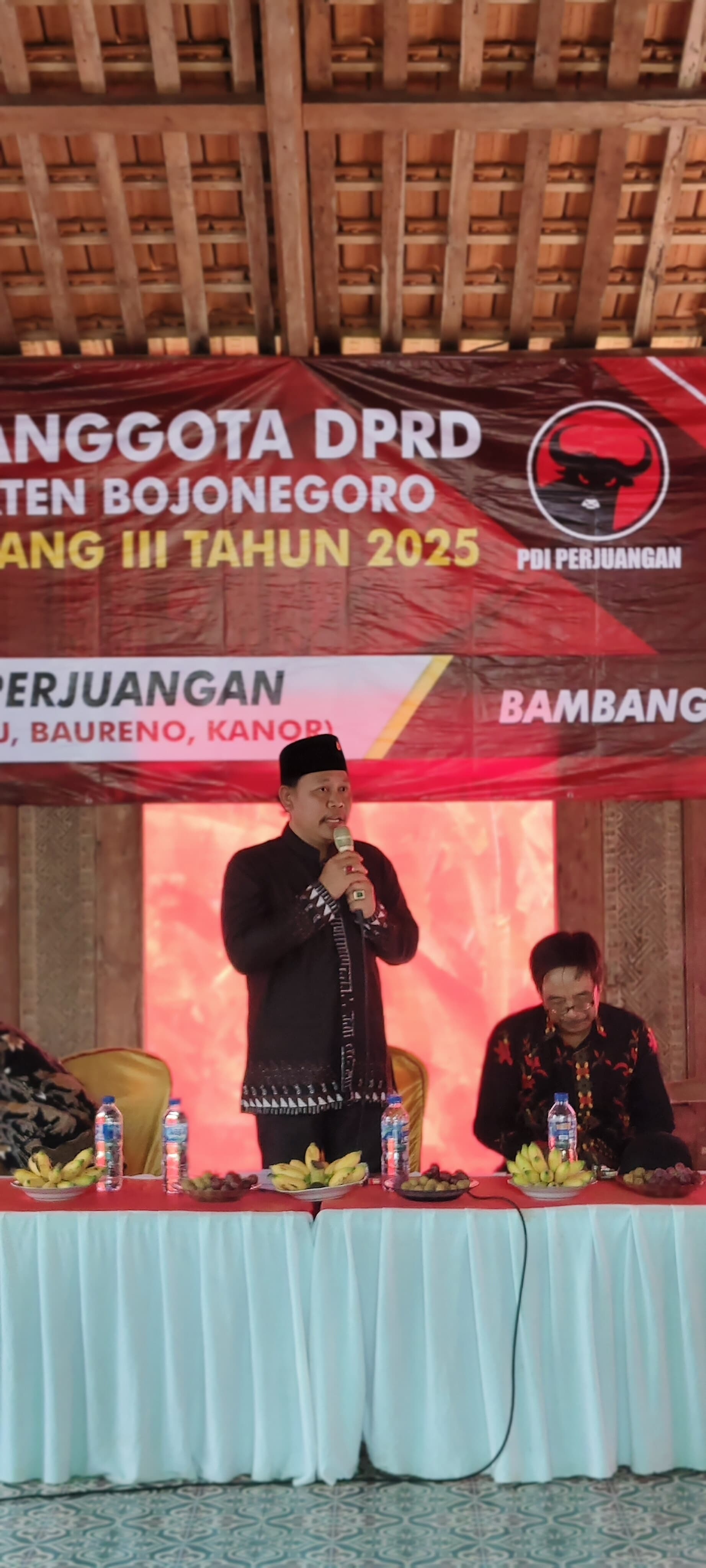 KETUA BARU: Bambang Sutriyono yang sebelumnya menjabat bendahara DPC PDIP Bojonegoro, hasil konfercab memutuskan menjabat ketua menggantikan Abidin Fikri.