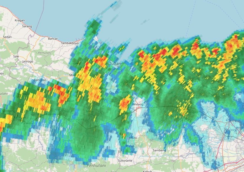 Citra satelit WOFI milik BMKG Jawa Timur meninjukkan Bojonegoro dan Lamongan dilanda hujan ringan hingga sedang, dan Tuban dilanda hujan deras pada Jumat sore (26/12)