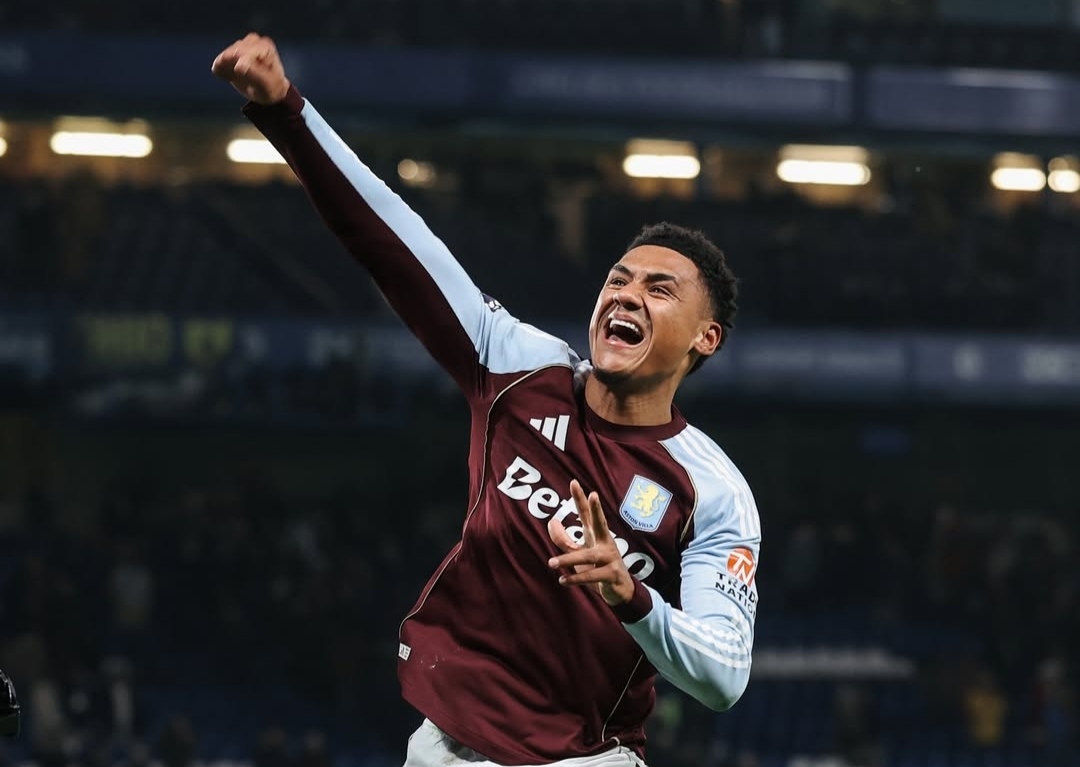 Ollie Watkins super sub. Cetak dwi gol di babak kedua serta memastikan kemenangan tim Aston Villa atas Chelsea.