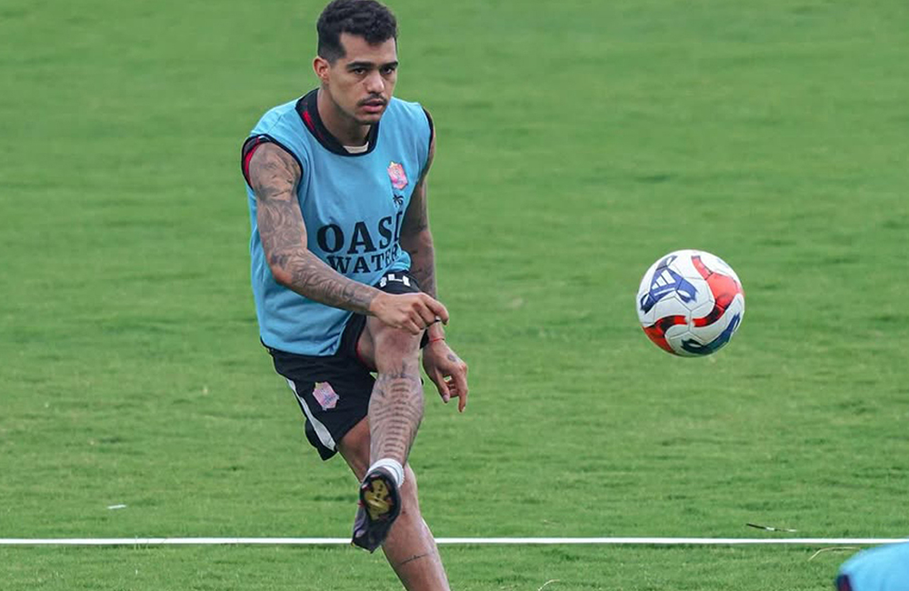 Carlos Franca aan pimpin Persijap Jepara melawan Pertsebaya di kandangnnya sendiri.