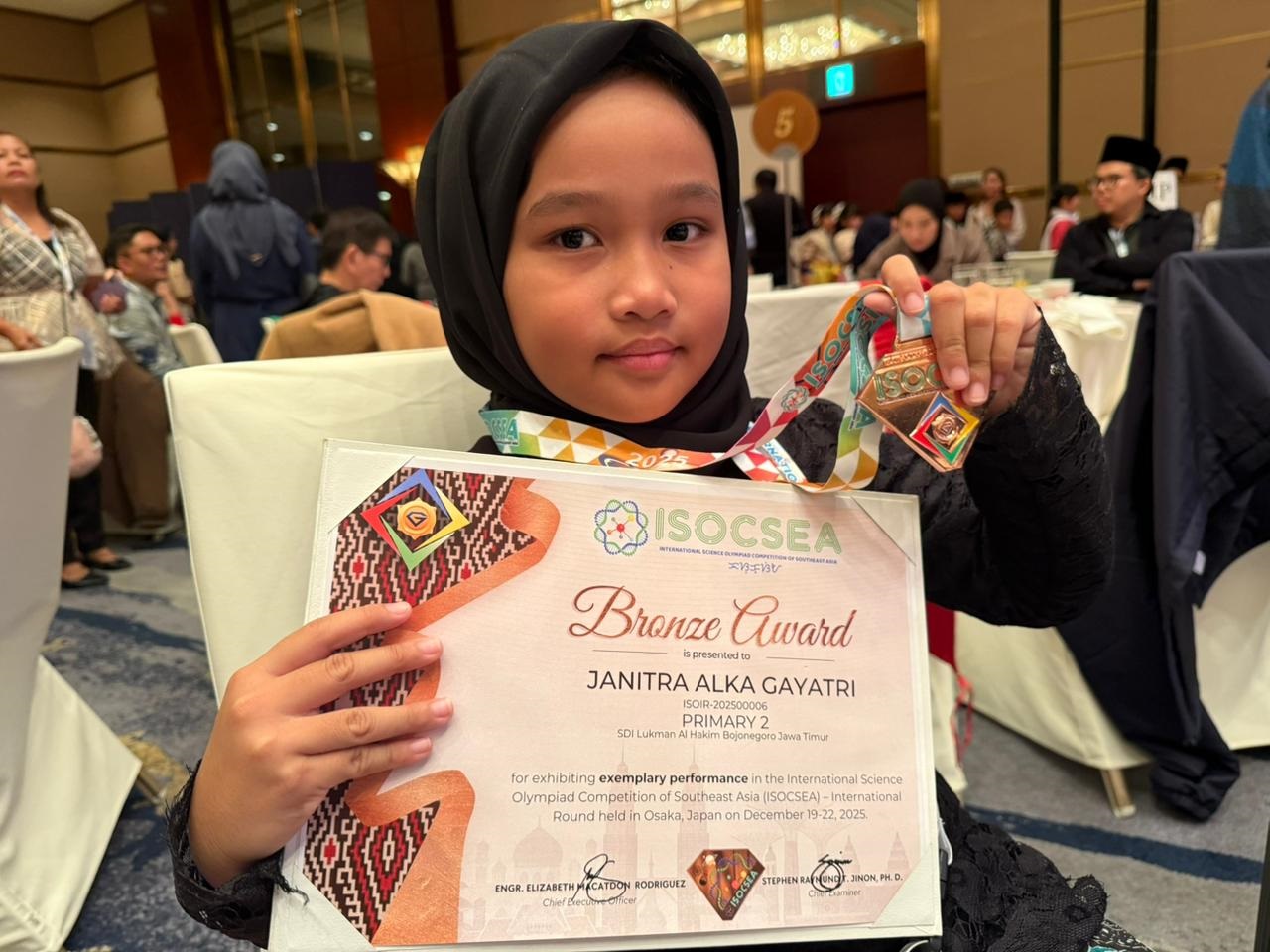 MENDUNIA: Janitra Alka Gayatri berhasil meraih Peraih Bronze Medal Isocsea International Round 2025.