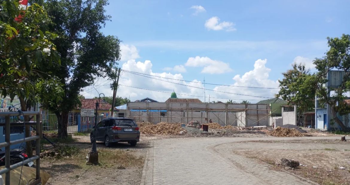 MILIKI NILAI HISTORIS: Warga Randublatung menyayangkan Gedung eks Kawedanan Randublatung digusur untuk dapur MBG.