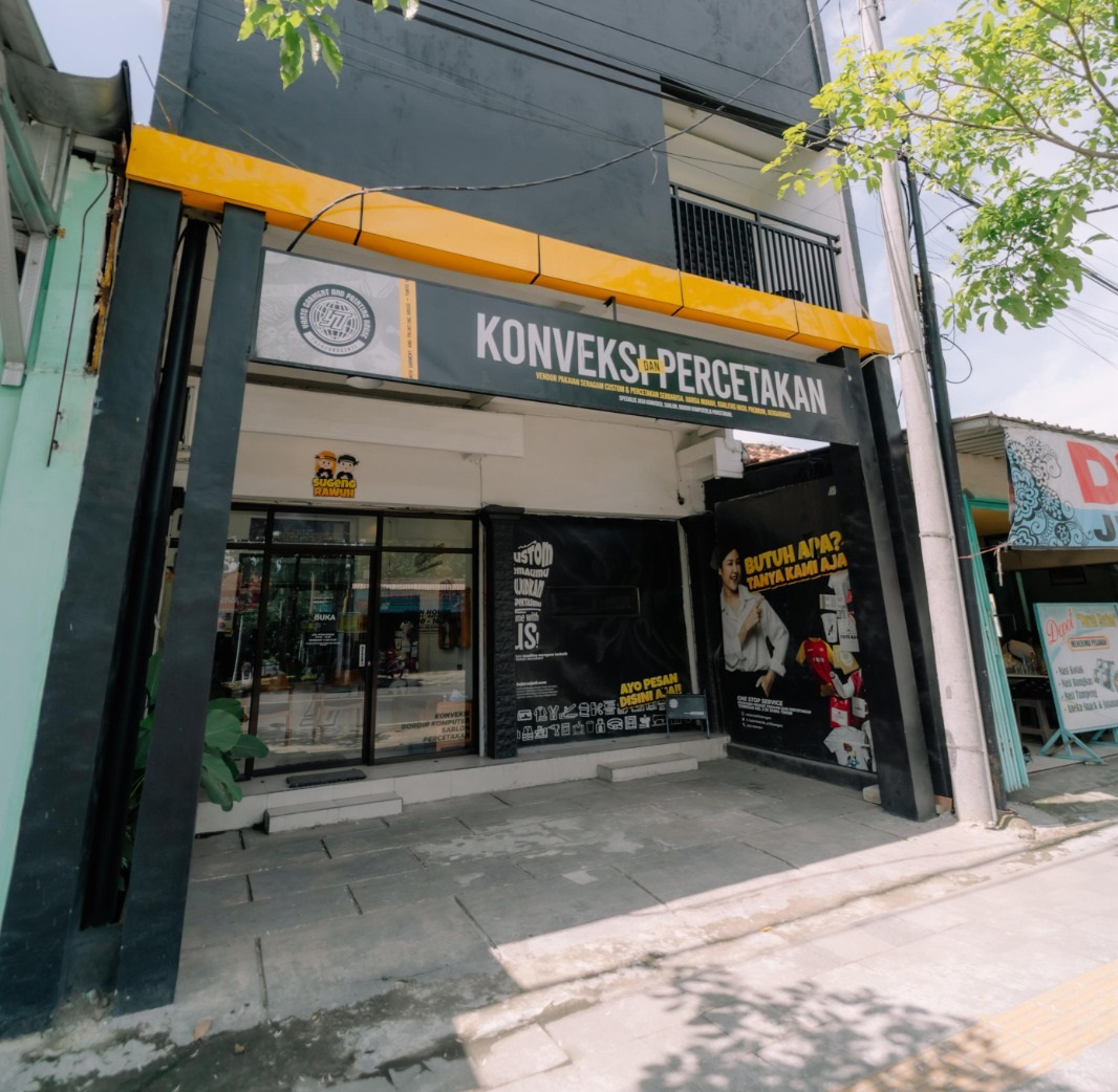 INDUSTRI KREATIF: YANTO Garment and Printing House beralamatkan di jalan gajah mada no. 47 Bojonegoro solusi lengkap untuk kebutuhan konveksi dan percetakanmu.