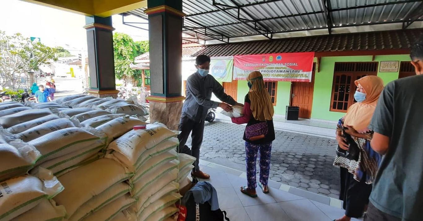 BANSOS: Pencairan susulan bansos 2025. Cek saldo KKS.