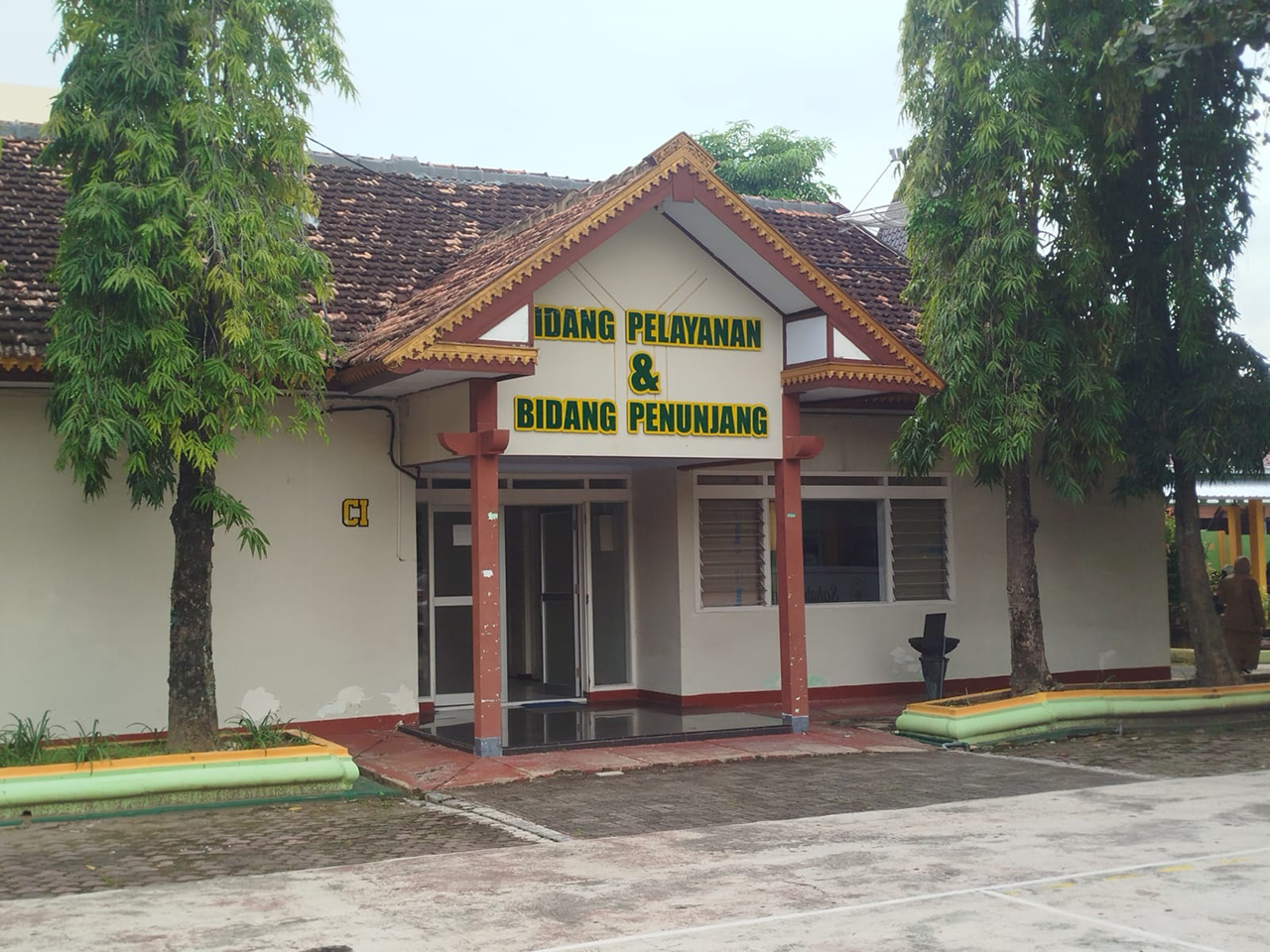 TINGKATKAN PELAYANAN: RSUD Dr. R. Soetijono Blora menerima bantuan sejumlah alkes dari Kemenkes.