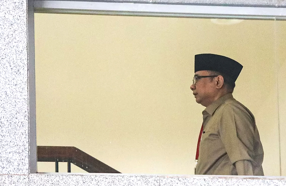 Mantan Menteri Agama Yaqut Cholil Qoumas saat menjalani pemeriksaan di Gedung Merah Putih KPK, Jakarta, Selasa (16/12/2025)