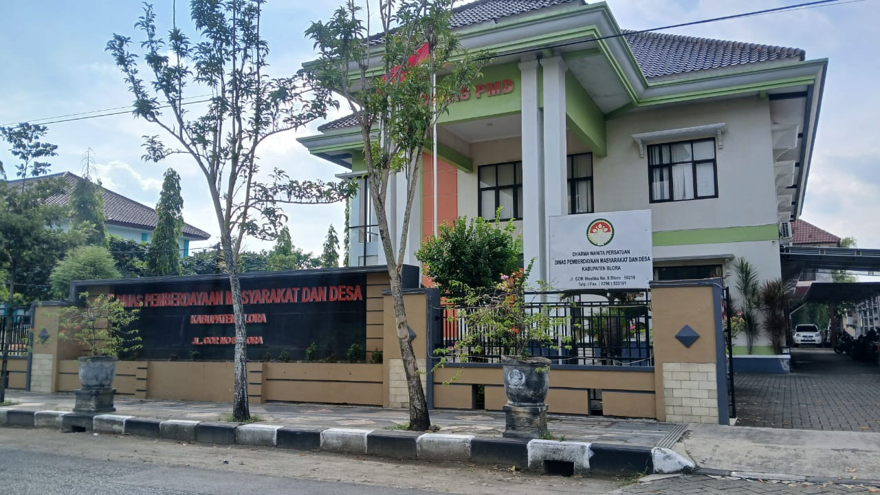 INTENS KOORDINASI: DPMD Blora telah menggelar pembahasan internal bersama Inspektorat Blora, dan Kabag Hukum Setdakab Blora terkait SEB Tiga Menteri.