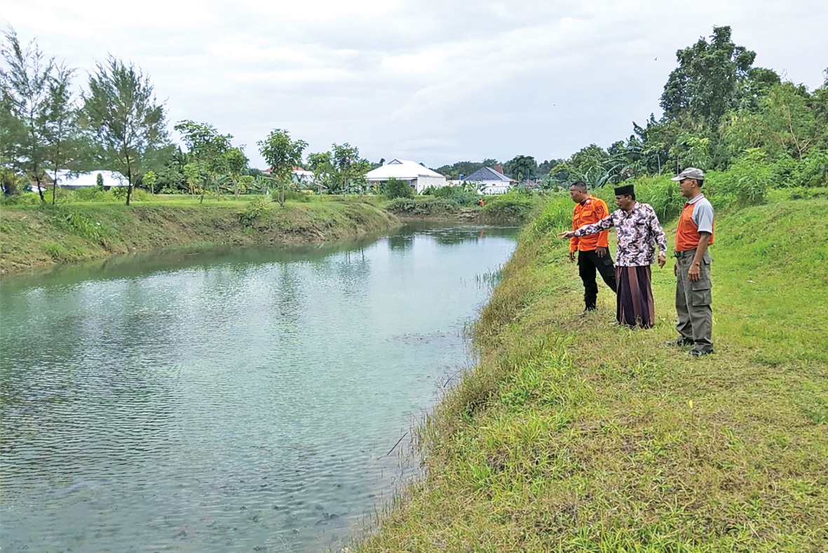 LOKASI KEJADIAN: Seorang remaja asal Dusun Krajan, Desa/Kecamatan Kedungadem ditemukan tewas tenggal di embung turut Desa Tumbrasanom, Kecamatan Kedungadem, Sabtu (10/1).