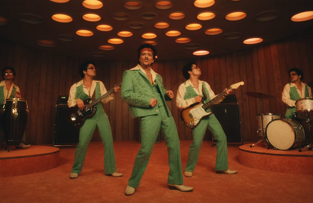 Bruno Mars tampil vintage di lagu terbarunya, I Just Might.