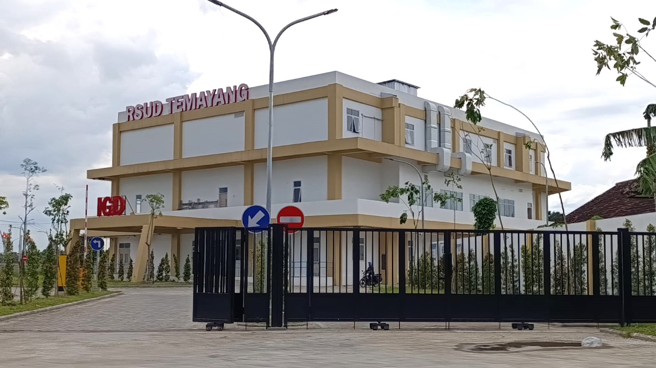 TAMPAK DEPAN: Gedung RSUD Temayang setara kelas C telah siap beroperasi.