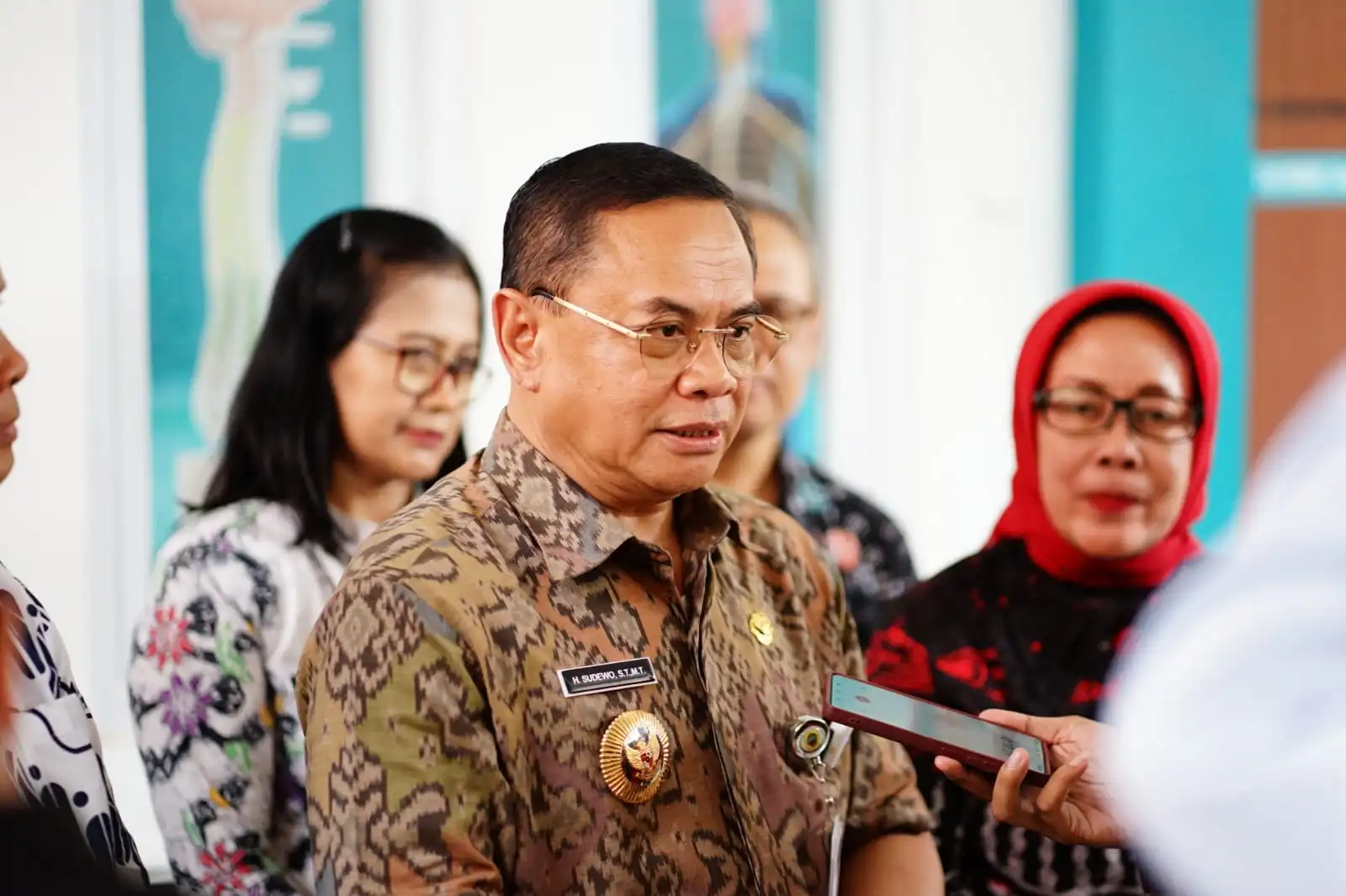 OTT KPK: Bupati Pati Sudewo terjaring OTT KPK. Walikota Madiun Maidi juga ikut ditangkap.