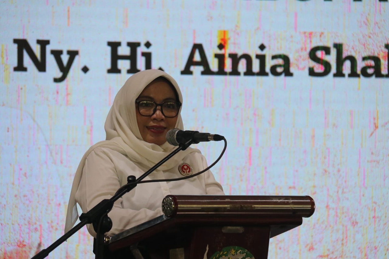 MENDUKUNG : Ketua Dekranasda Blora Ainia Shalichah.