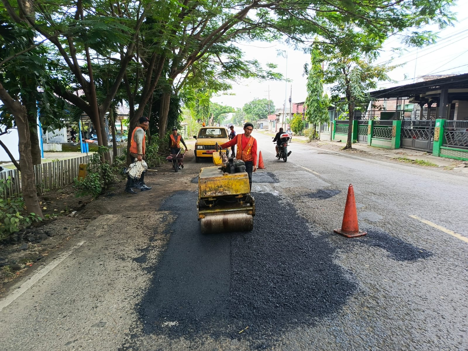 PROSES PERBAIKAN : Jalan nasional Bojonegoro-Babat yang dikelola BBPJN Jatim.