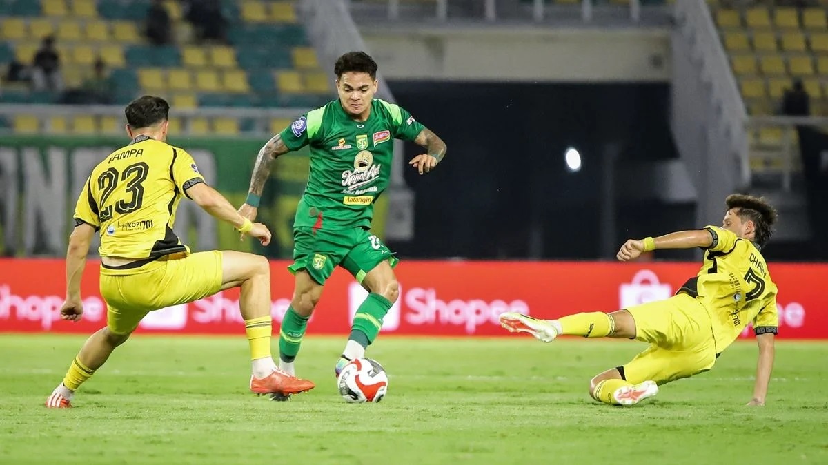 BRI SUPER LEAGUE: Persebaya Surabaya vs Dewa United Banten FC.