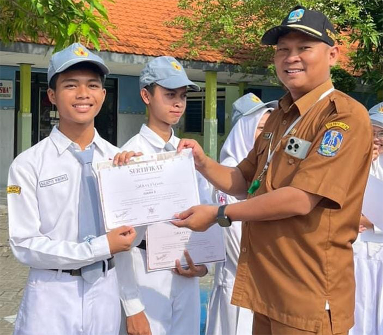 KREATIF: Sisi kreativitas Sulistyo Wibowo tak perlu diragukan di bidang audio visual. Setidaknya ia telah menyabet 10 prestasi dari tingkat kabupaten hingga nasional dalam setahun.