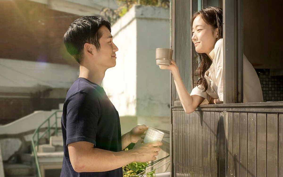 Salah satu scene drakor Tune in Love, percakapan yang intens.
