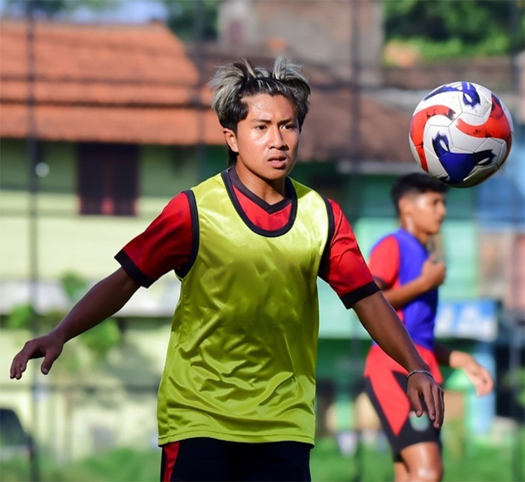BERLABUH: Rangga Dwi Lesmana, eks Pemain Persibo berlabuh ke klub Liga Championship Kendal Tornado FC