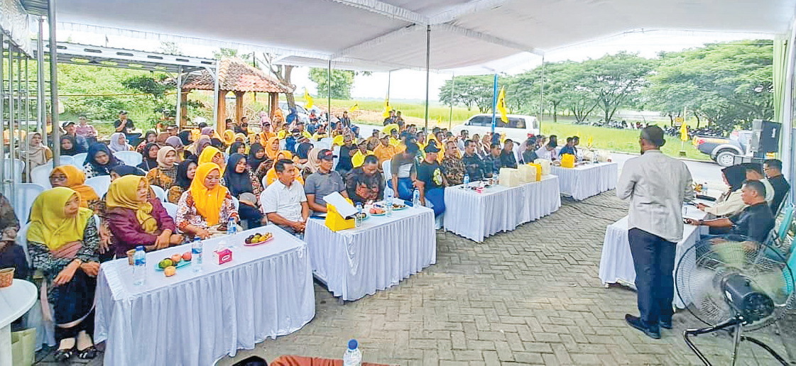 RAMAI: Forkopincam dan kepala desa se-Kecamatan Kedungadem turut hadiri reses Mitroatin, sabtu (7/2).
