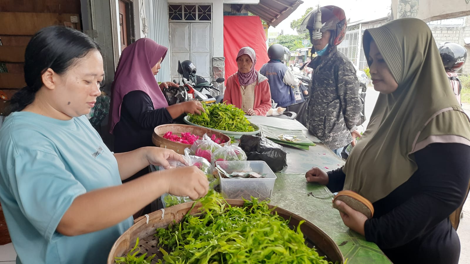 NYEKAR: Pedagang bunga untuk nyekar.