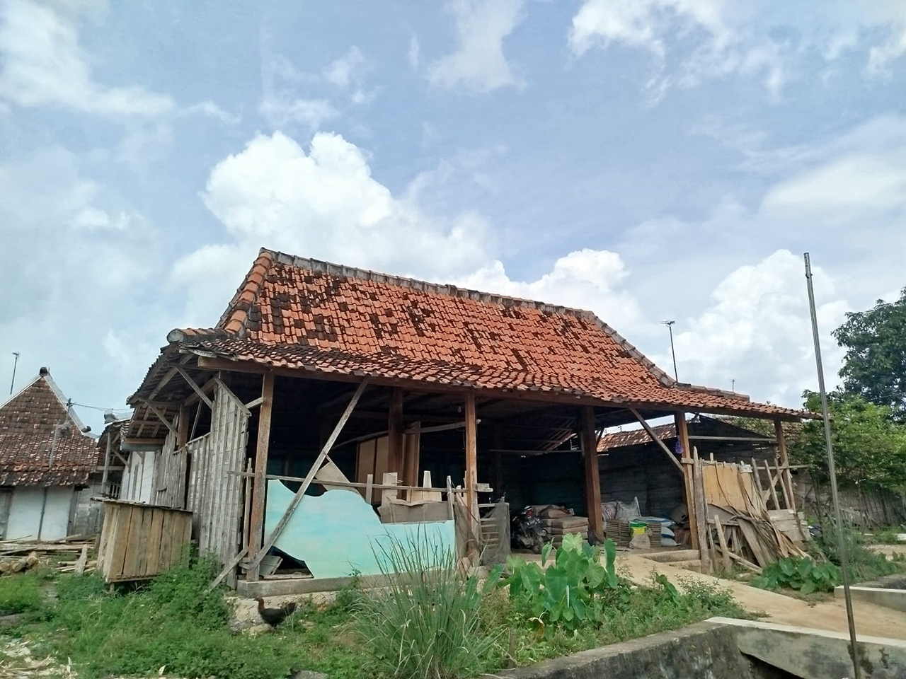 LENGANG: Rumah yang diduga terjadinya perselingkuhan di Desa Srigading, Kecamatan Ngawen hingga memicu insiden pengeroyokan.