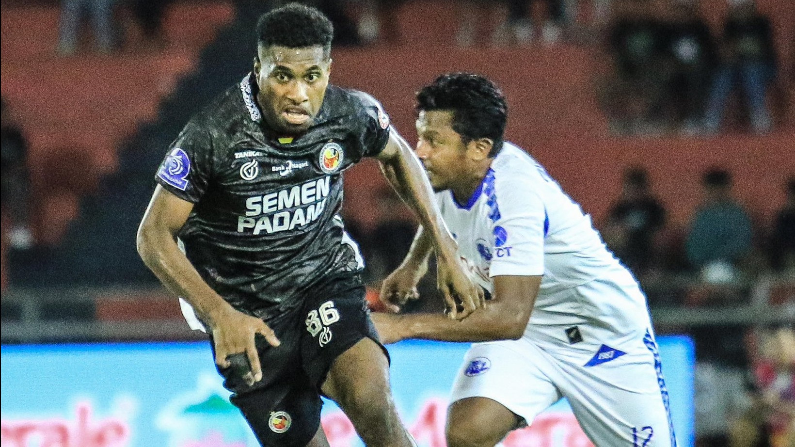 BRI SUPER LEAGUE: Arema FC vs Semen Padang FC.