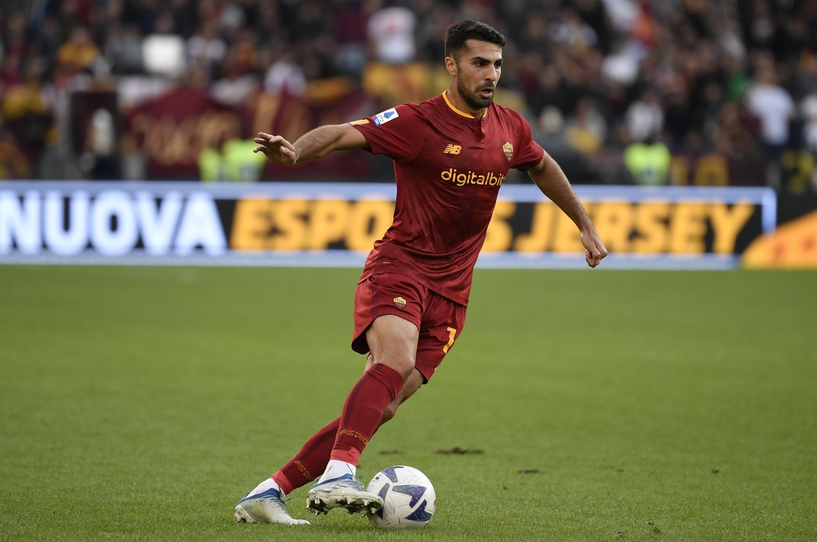 MANCHESTER UNITED: Bintang AS Roma Zeki Celik jadi incaran Manchester United dan Chelsea.