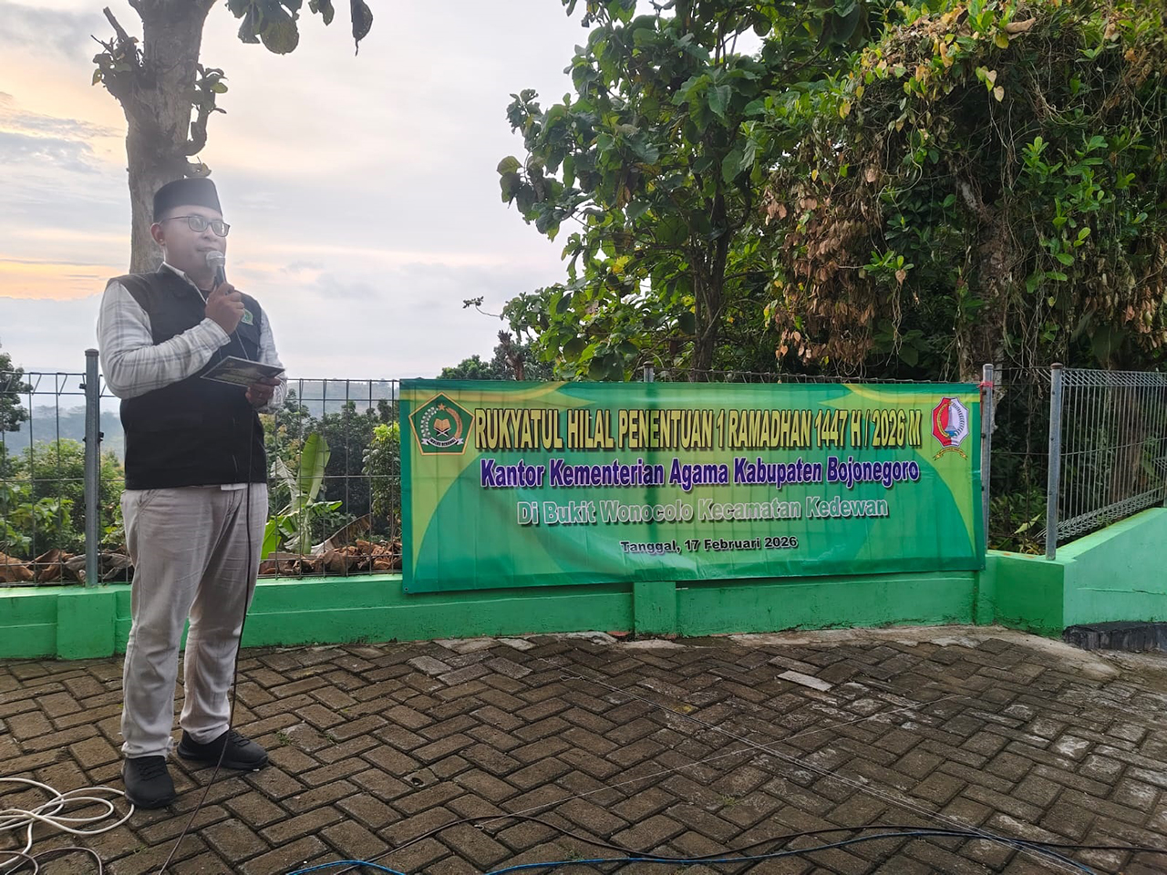BELUM TERLIHAT: BHR Kemenag Bojonegoro memastikan belum melihat hilal, sehingga menetapkan 1 Ramadan besok (19/2)
