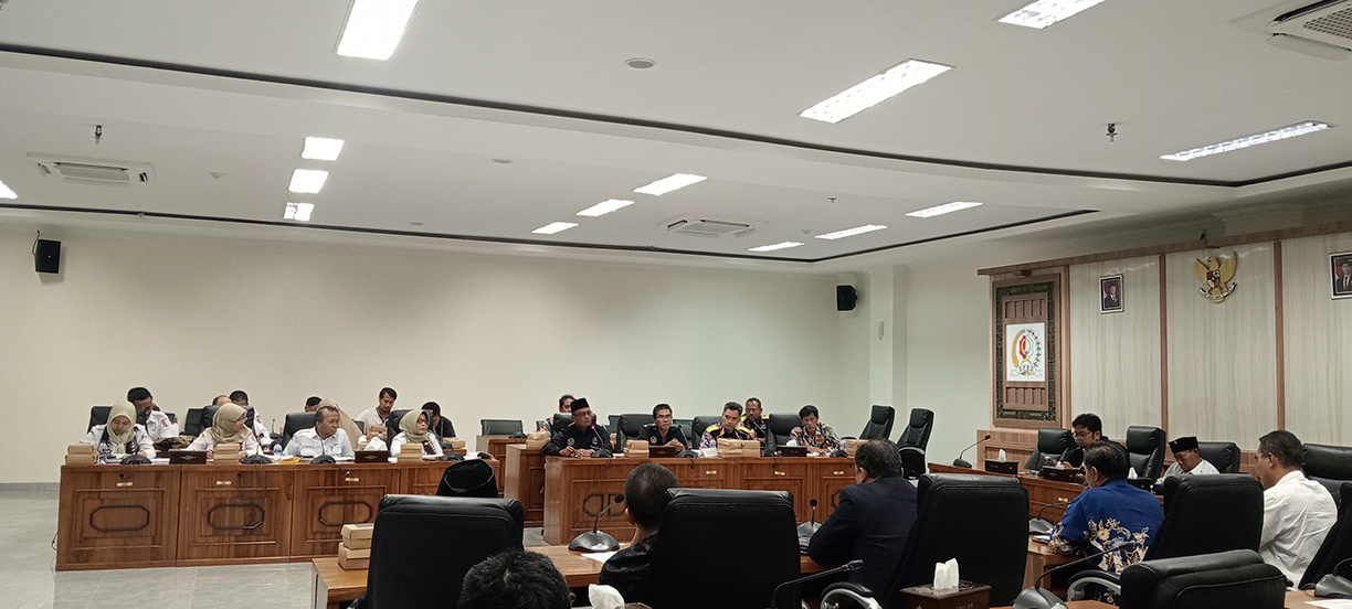 HEARING: Komisi C DPRD Bojonegoro menggelar hearing dengan dinkes tentang RS Onkologi.