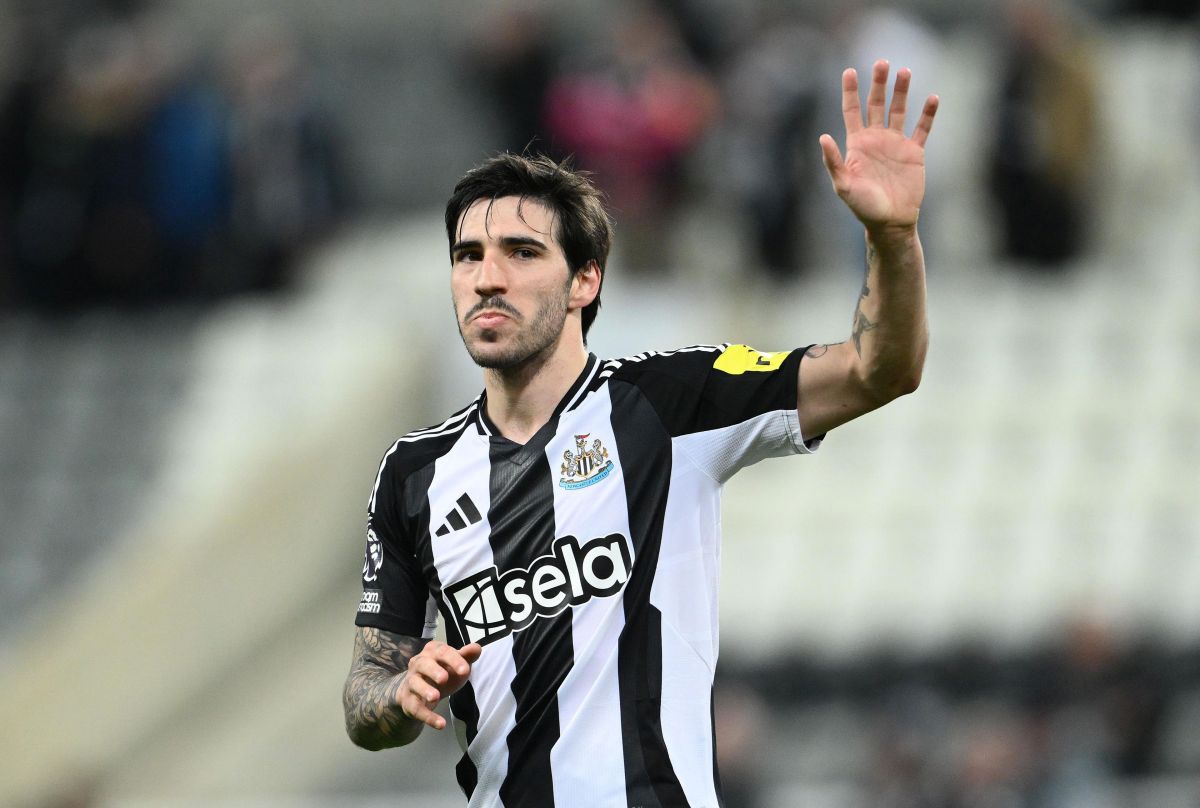 MANCHESTER UNITED: Sandro Tonali ingin tetap bertahan di Premier League dan berkostum Manchester United.