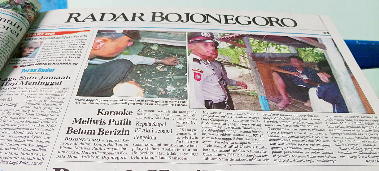DIKELUHKAN WARGA: Dokumentasi polemik tempat karaoke pada 2005 silam. 