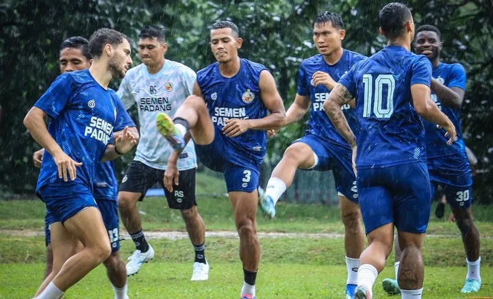 BRI SUPER LEAGUE: Bhayangkara FC vs Semen Padang FC.