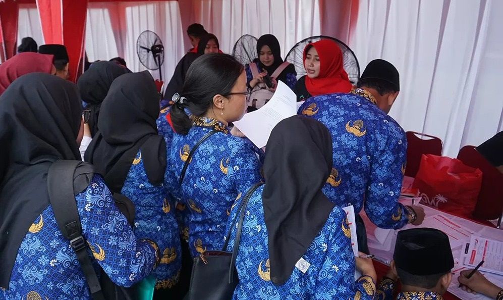 ABDI NEGARA: ASN saat mengikuti kegiatan di Pemkab Bojonegoro. Tahun ini 399 ASN bakal pensiun.
