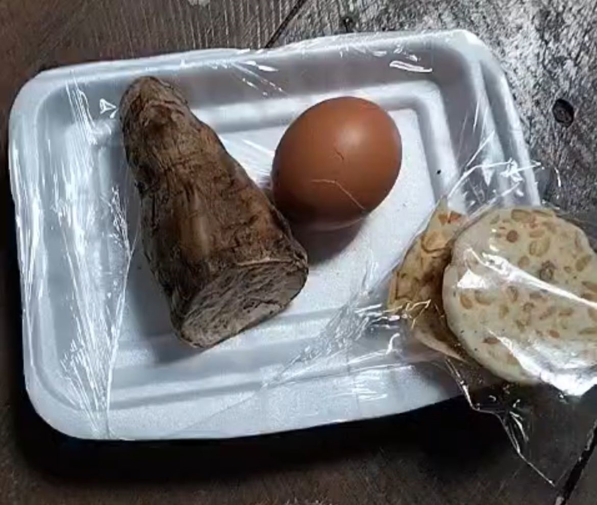 MEMPRIHATINKAN: Salah satu menu MBG dari SPPG Randublatung yang mendapat sorotan dari masyarakat. 