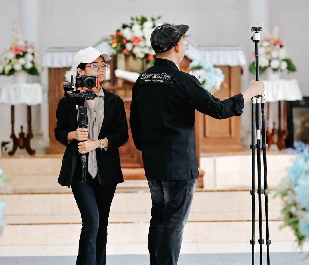 FOTOGRAFER: Profesi fotografer di Bojonegoro terus bertambah, sehingga persaingan bisnis semakin ketat.