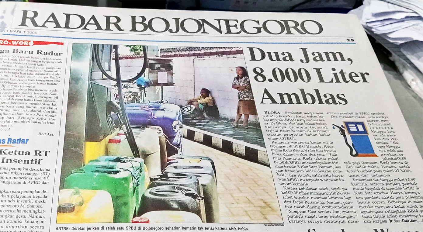 DISERBU WARGA: Berdasarkan arsip Jawa Pos Radar Bojonegoro pada 1 Maret 2005, di SPBU Bangkle, Kecamatan Kota Blora, 8 ribu liter bensin ludes dalam waktu dua jam. 