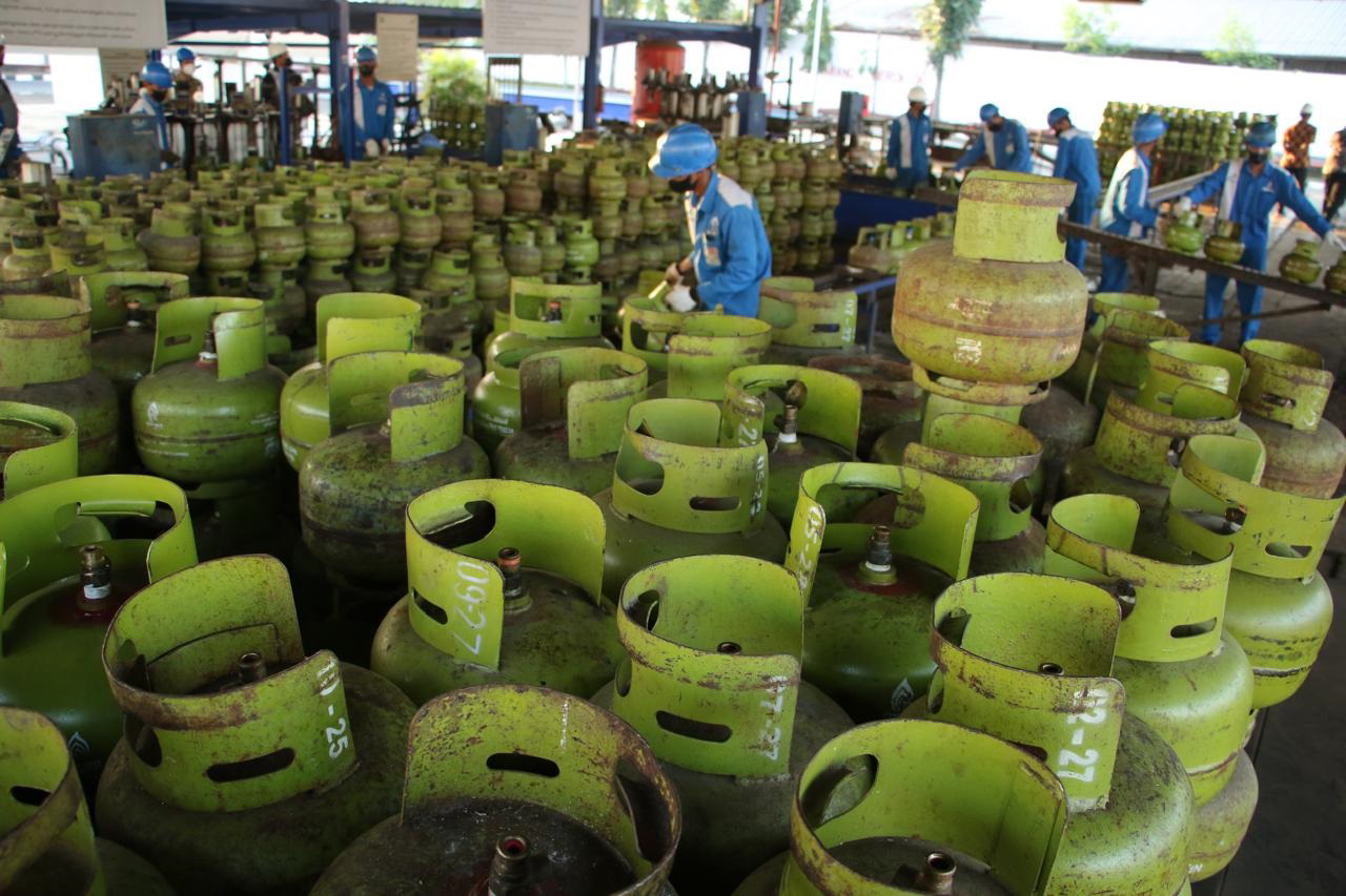 TAMBAH STOK: Pertamina menambah stok elpiji 3 kg menjelang lebaran tahun ini.