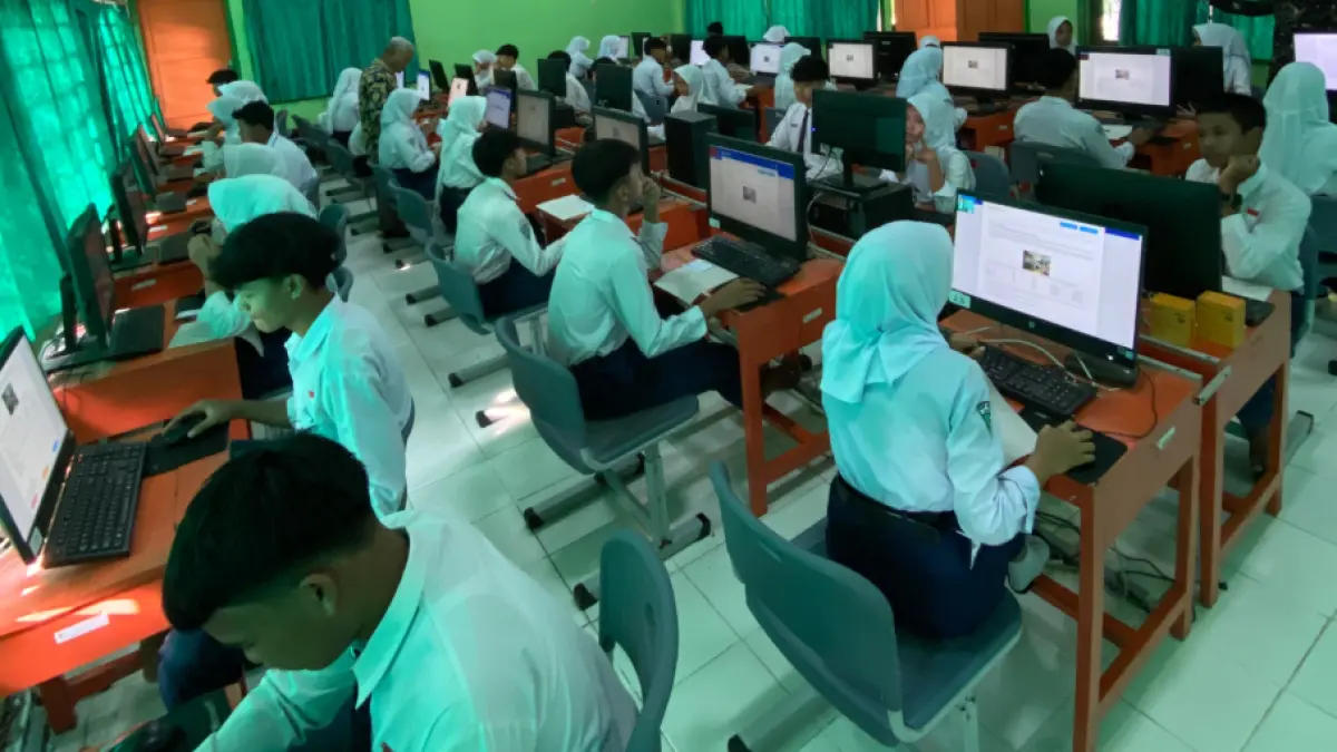 GELADI: SMPN 1 Dander pastika seluruh perangkat berfungsi baik dengan menggelar geladi bersih TKA. (ISTIMEWA/RADAR BOJONEGORO)