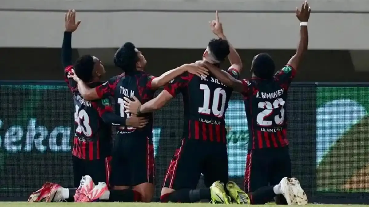 PEGADAIAN CHAMPIONSHIP: Persipura Jayapura vs Deltras FC Sidoarjo.