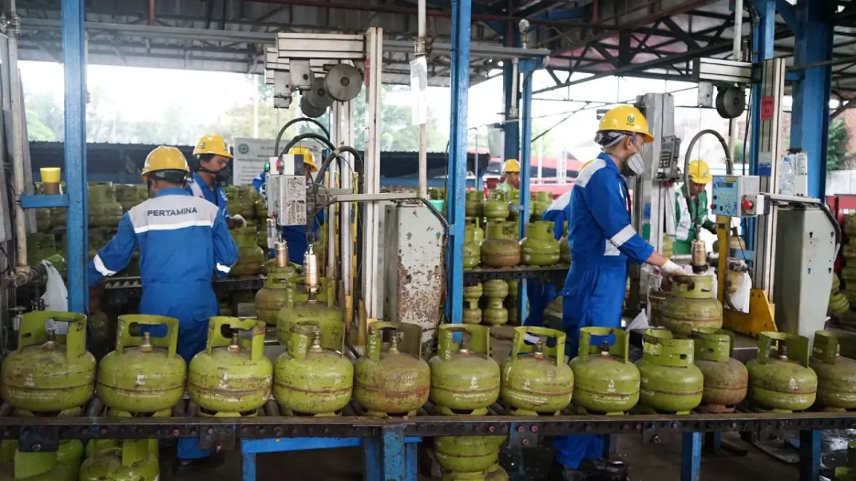 SERING LANGKA: Elpiji 3 kilogram saat Lebaran kerab menghilang, hingga harga melonjak di atas HET. (YANA DWI KURNIYA WATI/RADAR BOJONEGORO)