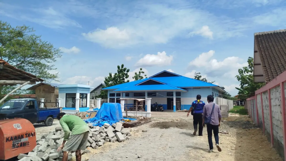 TERUS BERTAMBAH: Proses pembangunan SPPG Di Kelurahan Kunden, Kecamatan Blora. (ACHMAD SYAEROYZI/RDR.BJN)