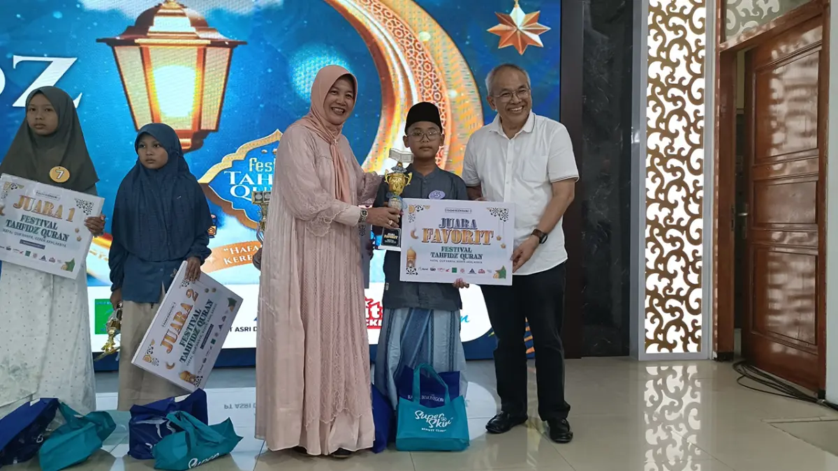 FAVORIT: Muhammad Ghaly Afkar Riyadi dinobatkan sebagai juara favorit Festival Tahfidz Quran Radar Bojonegoro 2026. (HAKAM ALGHIFARI/RADAR BOJONEGORO)
