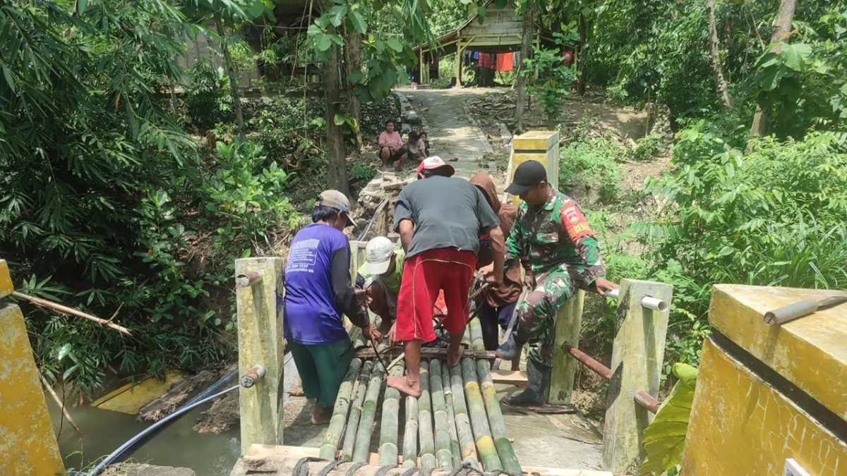 MEMBERI MANFAAT: Pembagunan Jembatan Garuda mendukung mobilisasi warga di beberapa dukuh. (ISTIMEWA/RADAR BOJONEGORO)