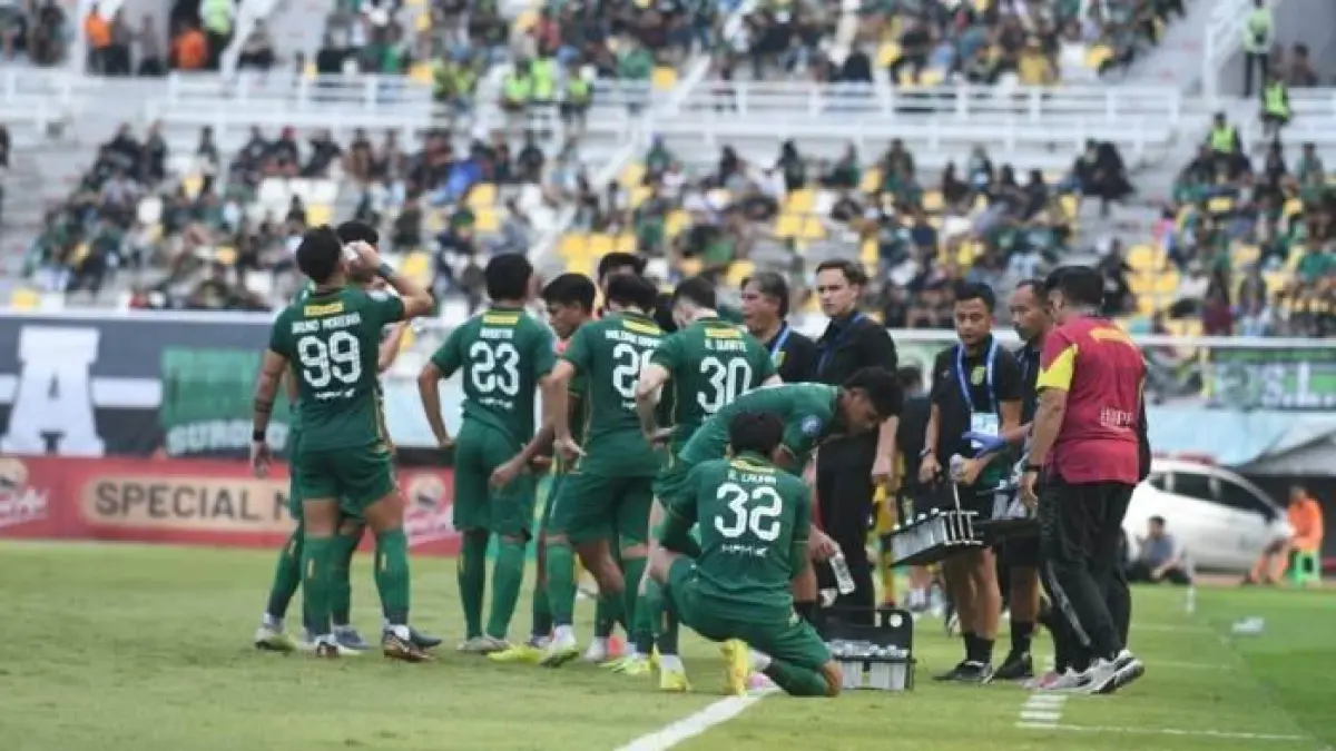 BRI SUPER LEAGUE: Persebaya vs Persita.