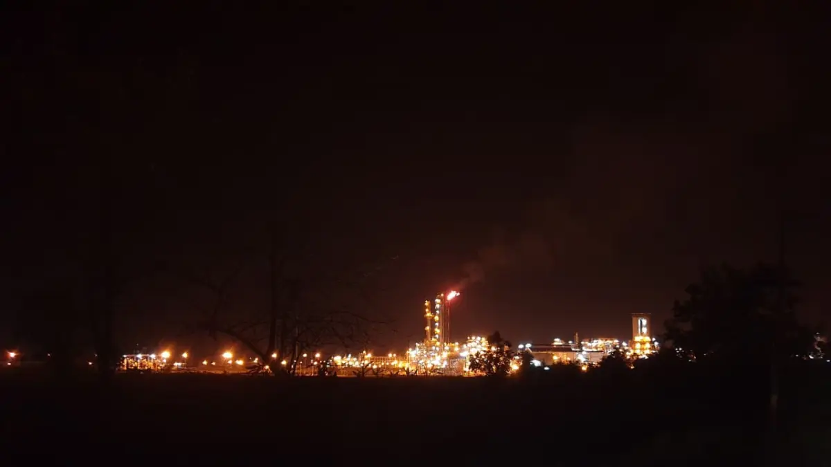 MIGAS: Kondisi Lapangan Gas Jambaran Tiung Biru saat malam hari. (ISTIMEWA/RADAR BOJONEGORO)