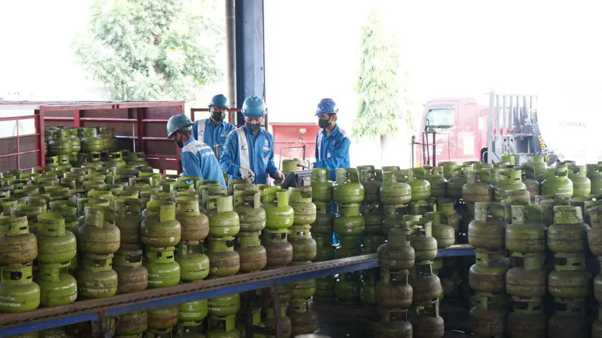 TAMBAH PASOKAN: Pertamina Patra Niaga Jatimbalinus menambah 3,6 juta tabung elpiji subsidi saat Idul Fitri di wilayah Jatim. (ISTIMEWA/RADAR BOJONEGORO)