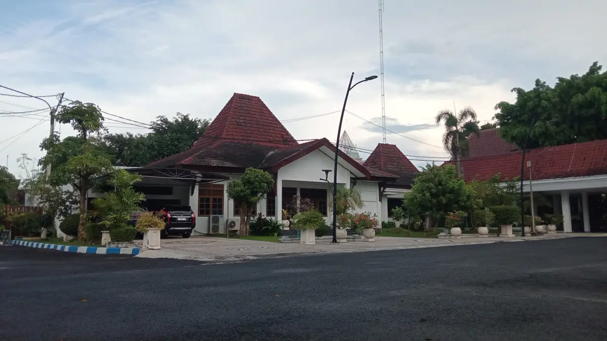 RUMAH DINAS: Rumah dinas bupati Bojonegoro bakal direhap dengan anggaran Rp 5,7 miliar. (YANA DWI KURNIYA WATI/RADAR BOJONEGORO)
